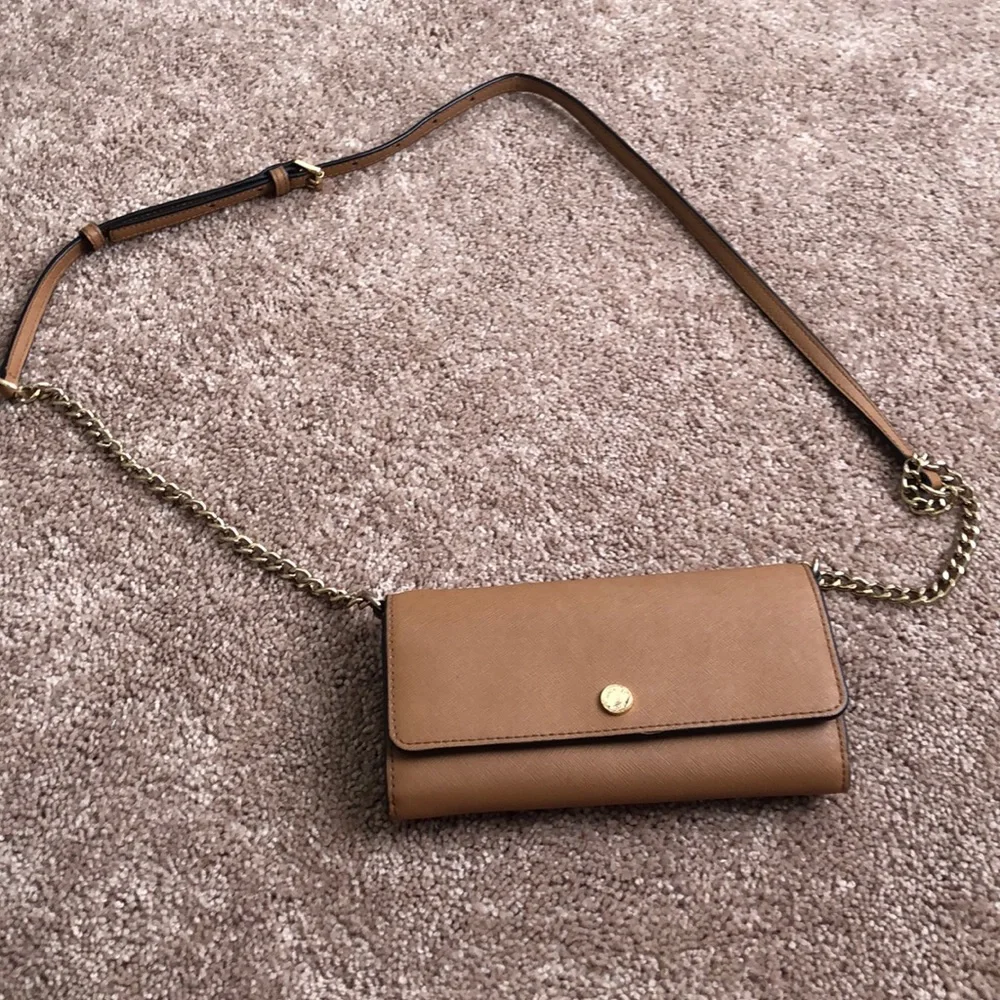 Leather Crossbody Wallet in Tan with Chain Strap Reposhing